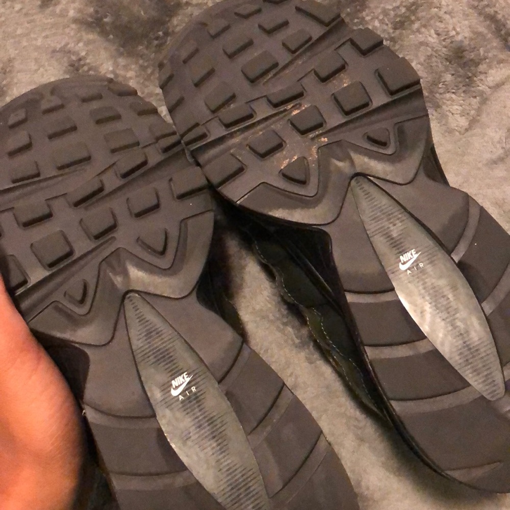 Nike Air Max (5Y) - Picture 2 of 3